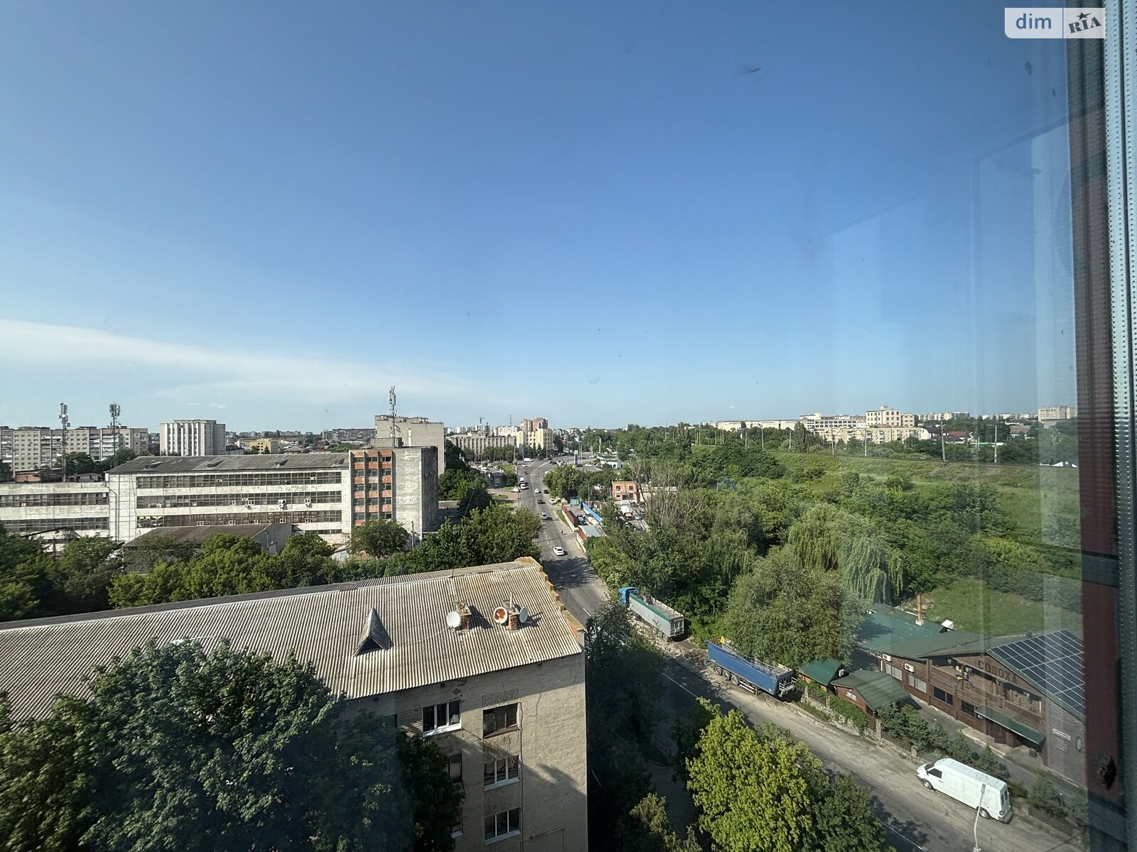 Продаж трикімнатної квартири в Вінниці, на вул. Привокзальна, район Старе місто фото 1