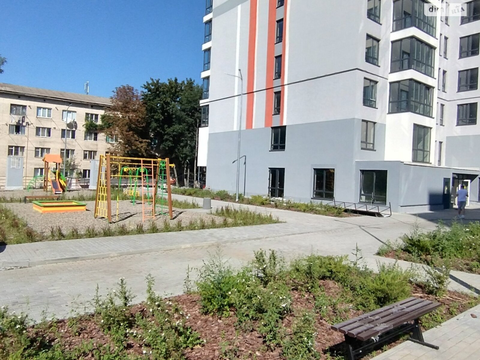 Продаж трикімнатної квартири в Вінниці, на вул. Привокзальна 30, район Старе місто фото 1 Продаж трикімнатної квартири в Вінниці, на вул. Привокзальна 30, район Старе місто фото 1