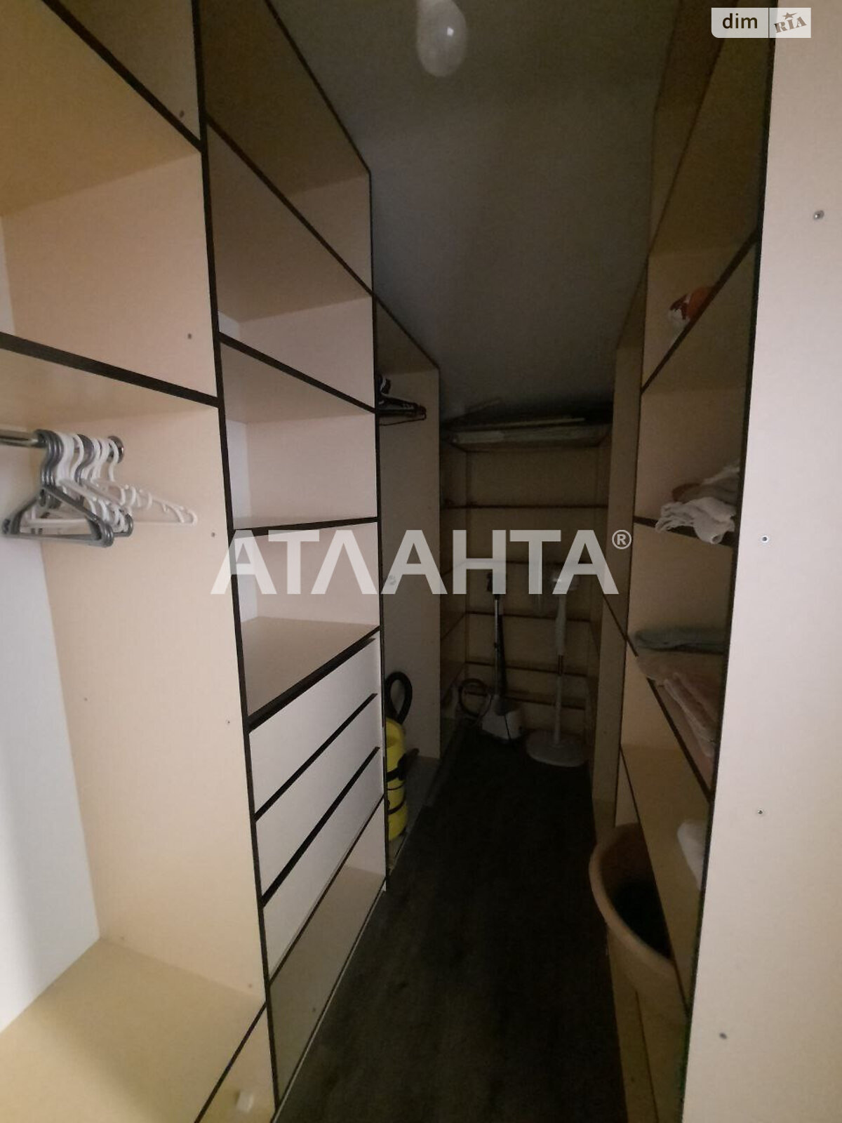 Продаж трикімнатної квартири в Вінниці, на вул. Якова Шепеля, район Старе місто фото 1 Продаж трикімнатної квартири в Вінниці, на вул. Якова Шепеля, район Старе місто фото 1