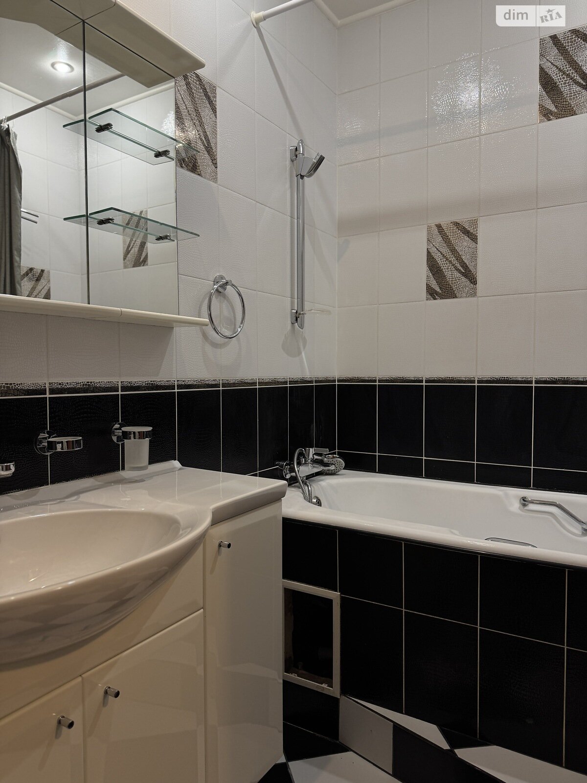 Продажа двухкомнатной квартиры в Виннице, на ул. Грушевского 70, район Центр фото 1 Продажа двухкомнатной квартиры в Виннице, на ул. Грушевского 70, район Центр фото 1