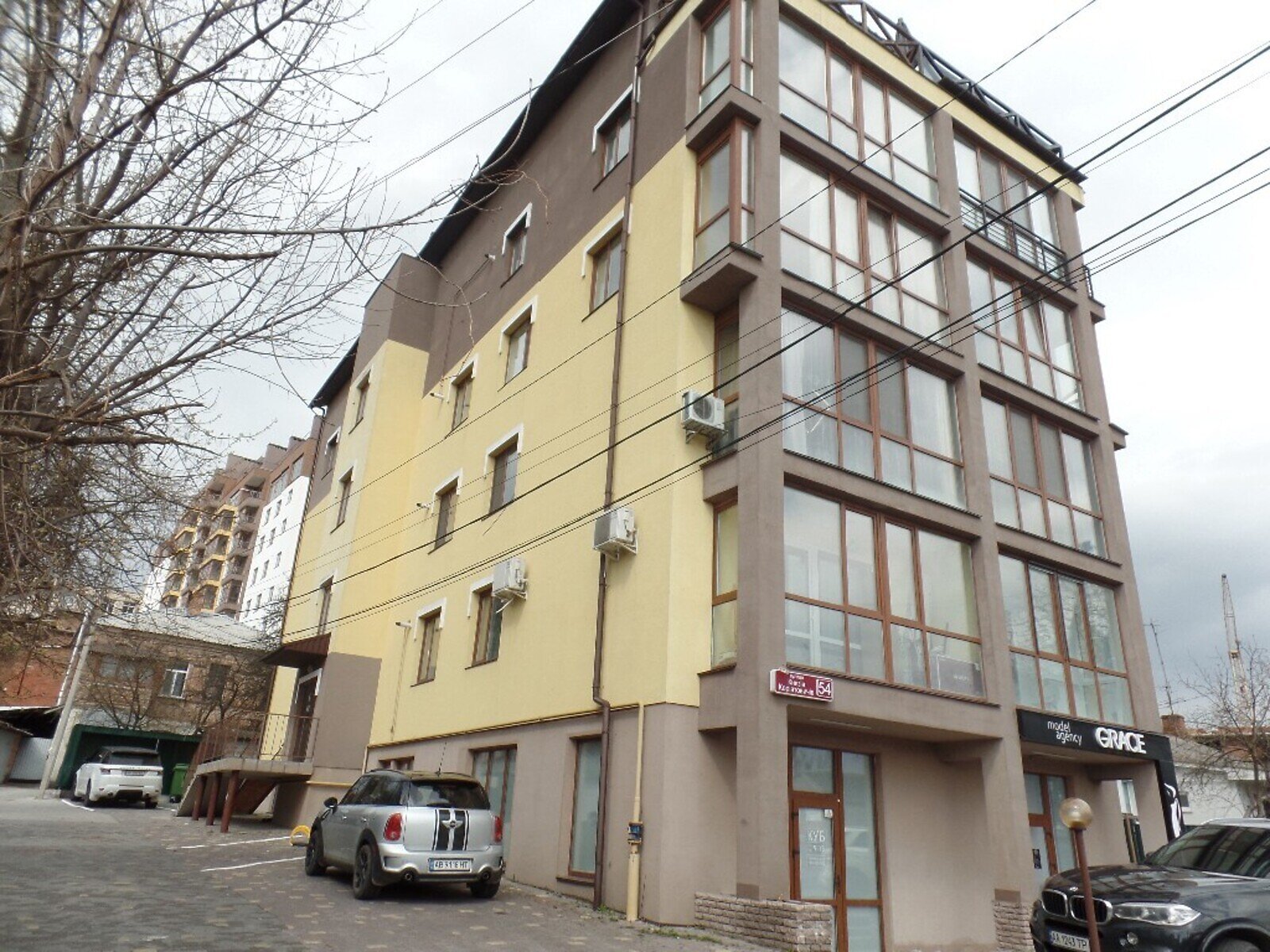 Продаж трикімнатної квартири в Вінниці, на вул. Князів Коріатовичів 54, район Центр фото 1
