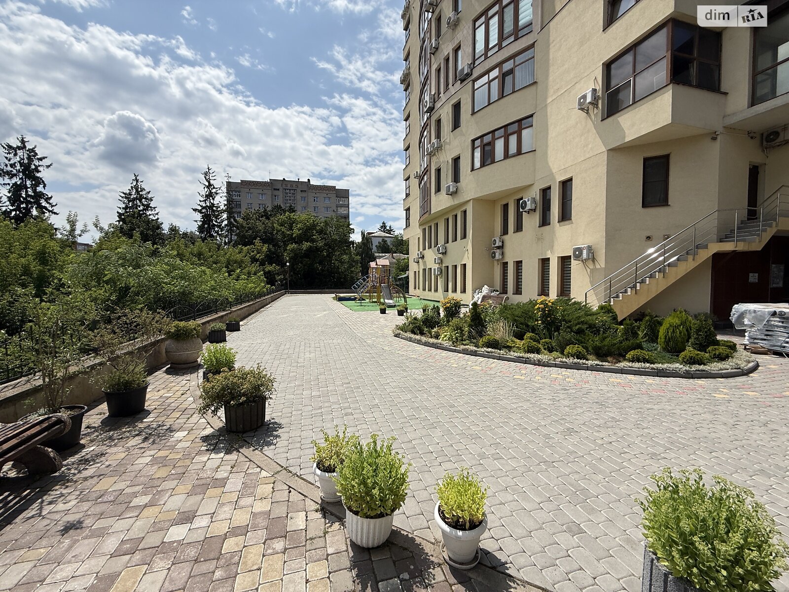 Продажа трехкомнатной квартиры в Виннице, на ул. Степана Бандеры 9, район Центр фото 1 Продажа трехкомнатной квартиры в Виннице, на ул. Степана Бандеры 9, район Центр фото 1