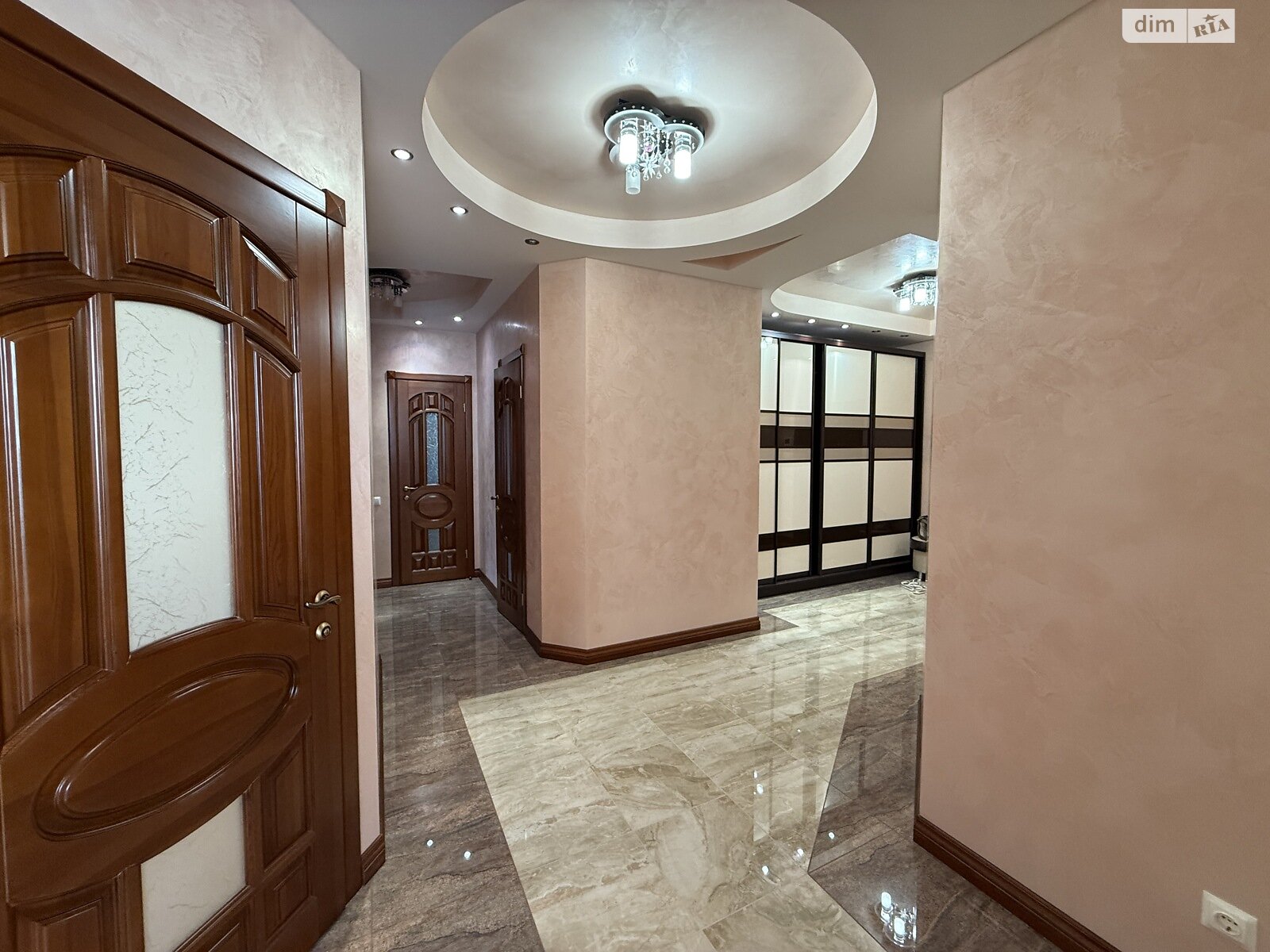 Продажа трехкомнатной квартиры в Виннице, на ул. Степана Бандеры 9, район Центр фото 1 Продажа трехкомнатной квартиры в Виннице, на ул. Степана Бандеры 9, район Центр фото 1