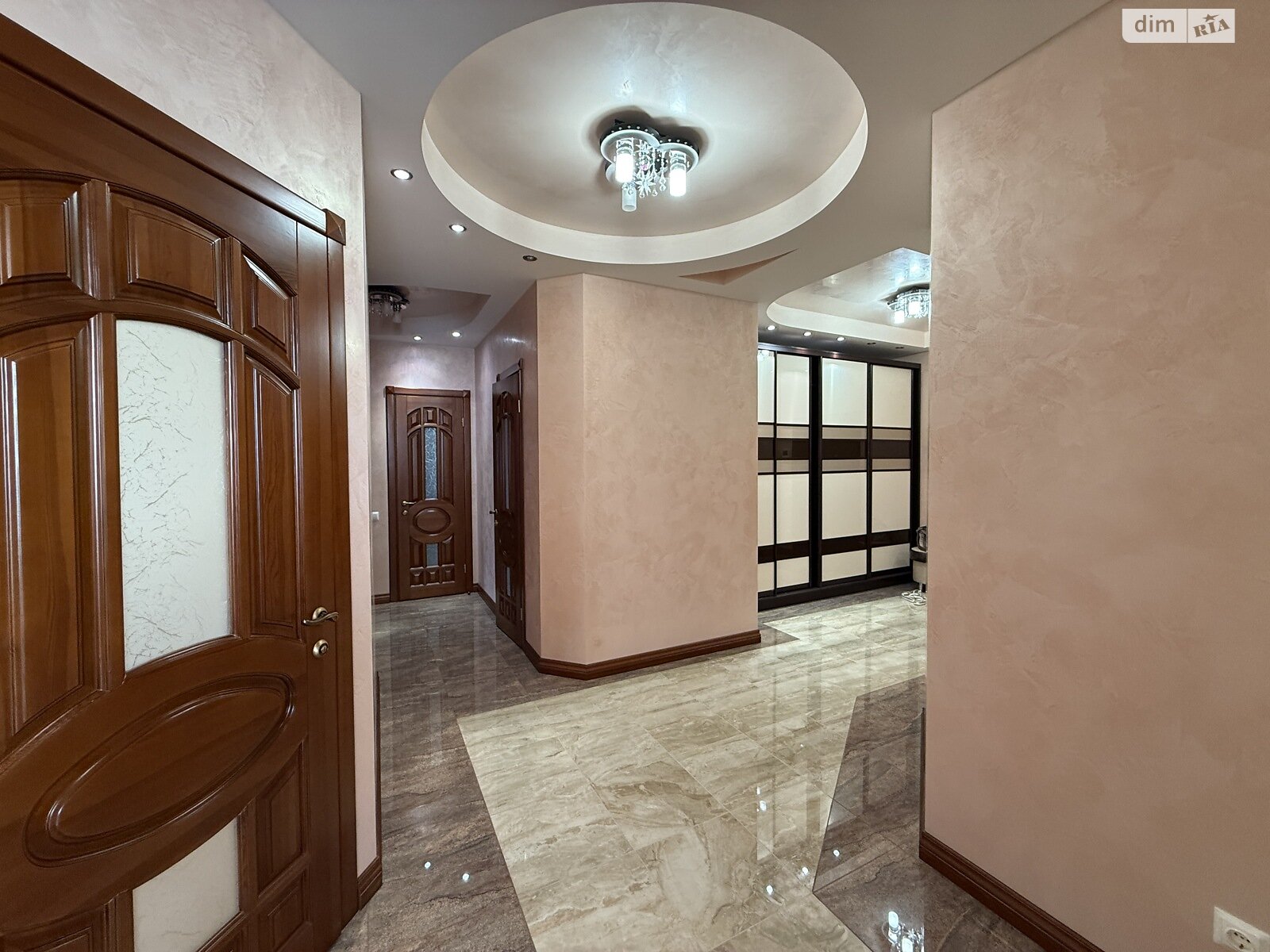 Продажа трехкомнатной квартиры в Виннице, на ул. Степана Бандеры 9, район Центр фото 1 Продажа трехкомнатной квартиры в Виннице, на ул. Степана Бандеры 9, район Центр фото 1