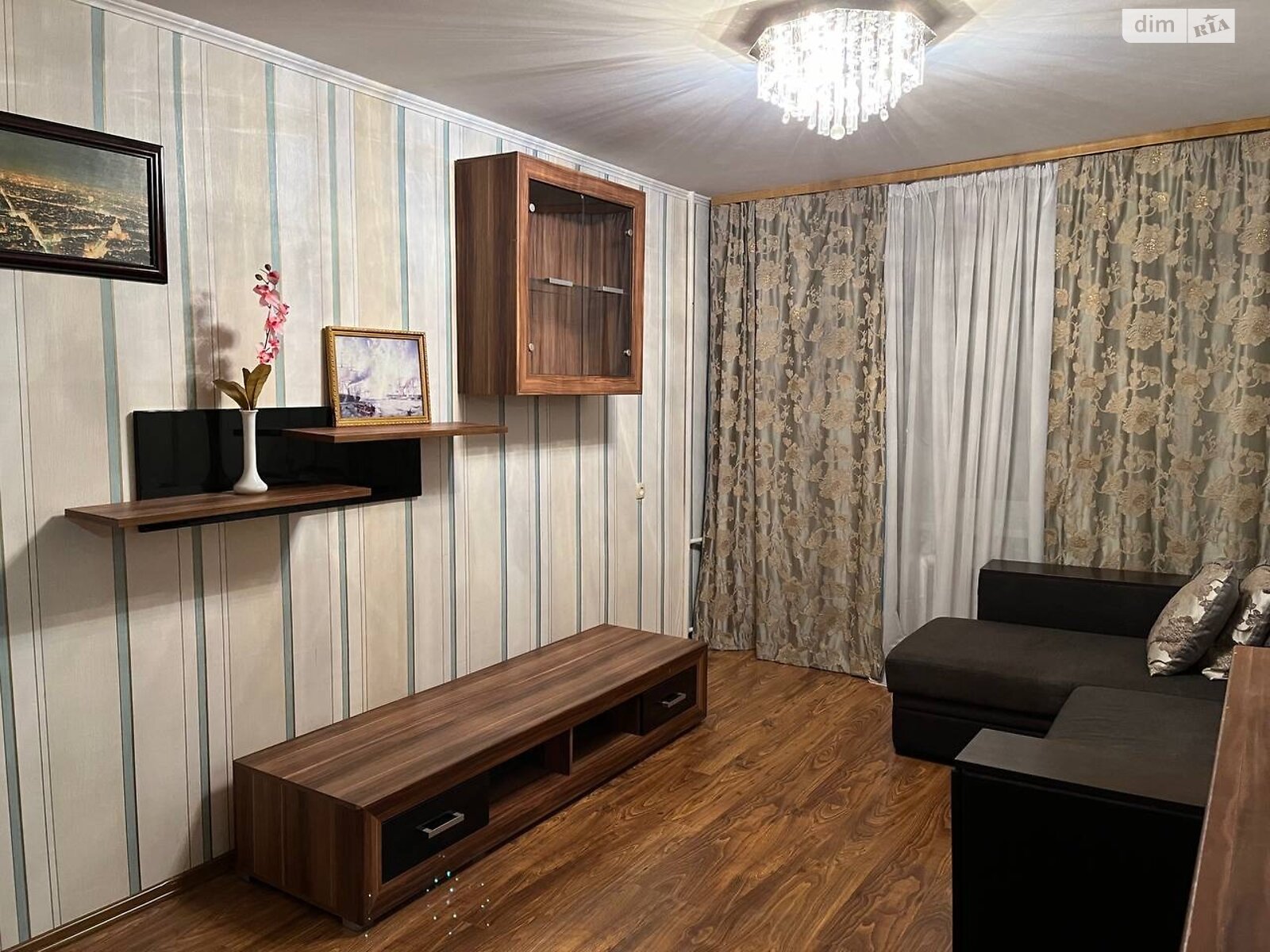 Продаж трикімнатної квартири в Вінниці, на вул. Марії Литвиненко-Вольгемут, район Урожай фото 1