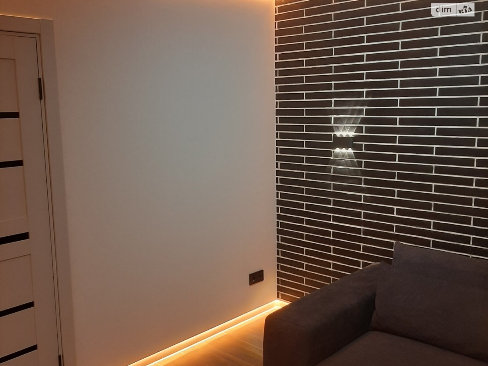 Продаж двокімнатної квартири в Вінниці, на вул. Василя Порика, район Вишенька фото 1 Продаж двокімнатної квартири в Вінниці, на вул. Василя Порика, район Вишенька фото 1