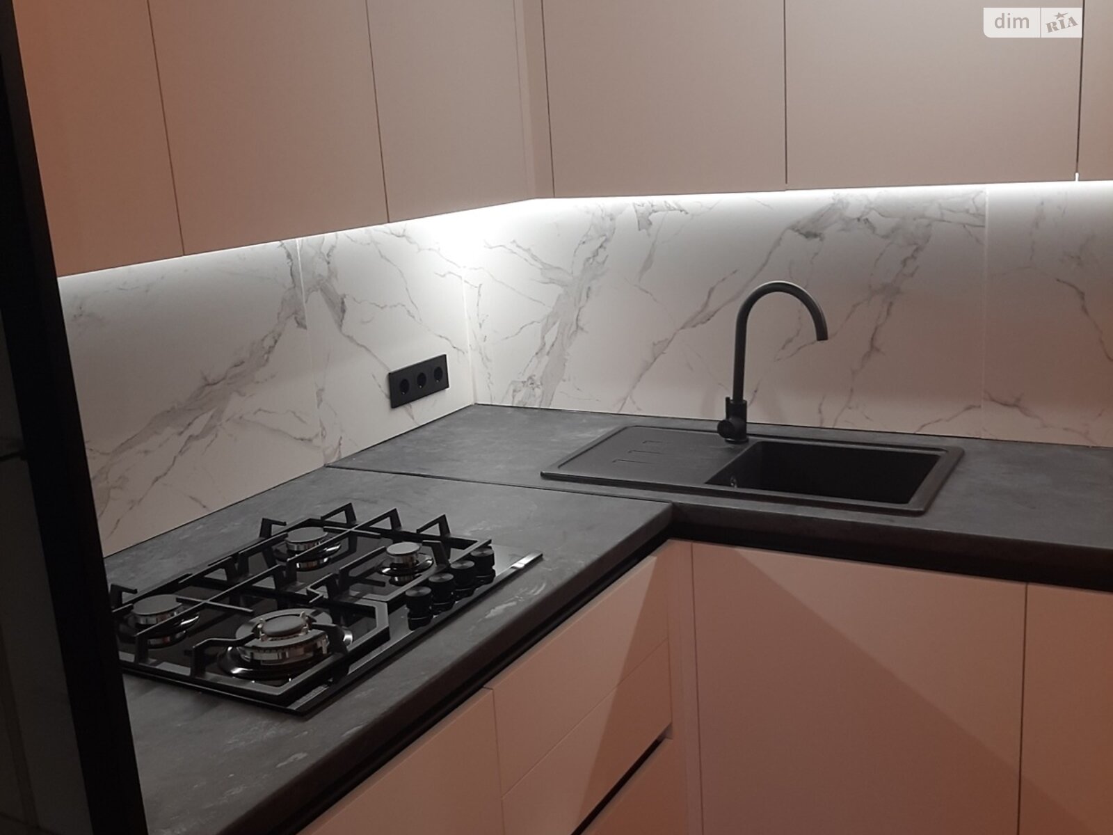 Продаж двокімнатної квартири в Вінниці, на вул. Василя Порика, район Вишенька фото 1 Продаж двокімнатної квартири в Вінниці, на вул. Василя Порика, район Вишенька фото 1