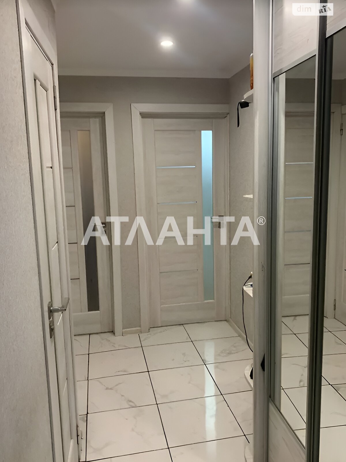 Продаж двокімнатної квартири в Вінниці, на просп. Космонавтів, район Вишенька фото 2 Продаж двокімнатної квартири в Вінниці, на просп. Космонавтів, район Вишенька фото 2