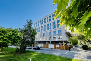 Продаж трикімнатної квартири в Вінниці, на просп. Космонавтів 76, район Вишенька фото 2