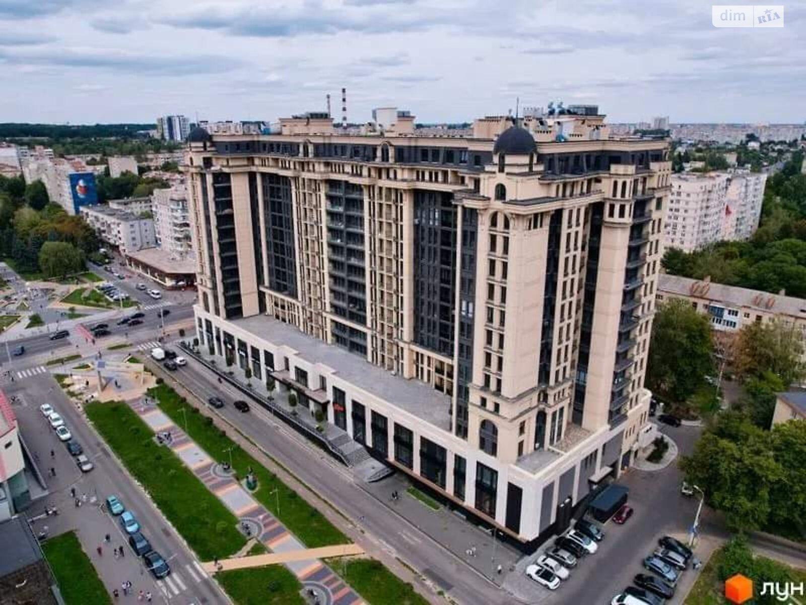 Продаж трикімнатної квартири в Вінниці, на просп. Космонавтів 49, район Вишенька фото 1 Продаж трикімнатної квартири в Вінниці, на просп. Космонавтів 49, район Вишенька фото 1