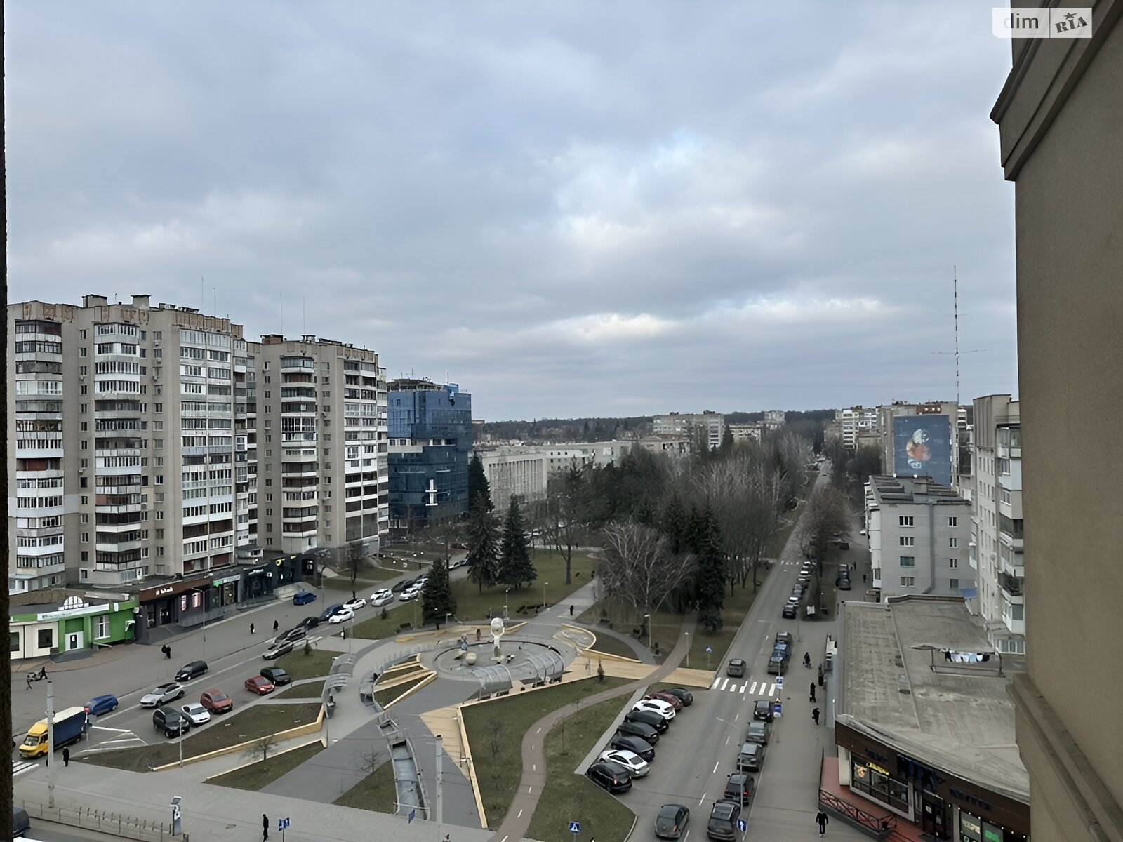 Продаж трикімнатної квартири в Вінниці, на просп. Космонавтів 49, район Вишенька фото 1 Продаж трикімнатної квартири в Вінниці, на просп. Космонавтів 49, район Вишенька фото 1