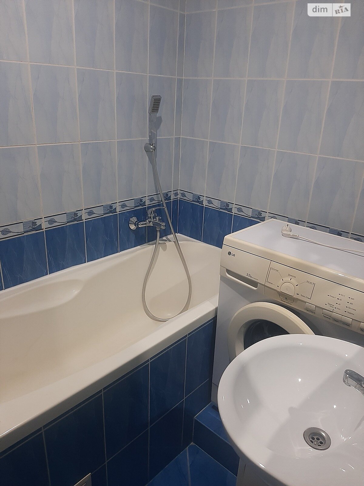 Продаж двокімнатної квартири в Вінниці, на просп. Космонавтів 61, район Вишенька фото 1 Продаж двокімнатної квартири в Вінниці, на просп. Космонавтів 61, район Вишенька фото 1