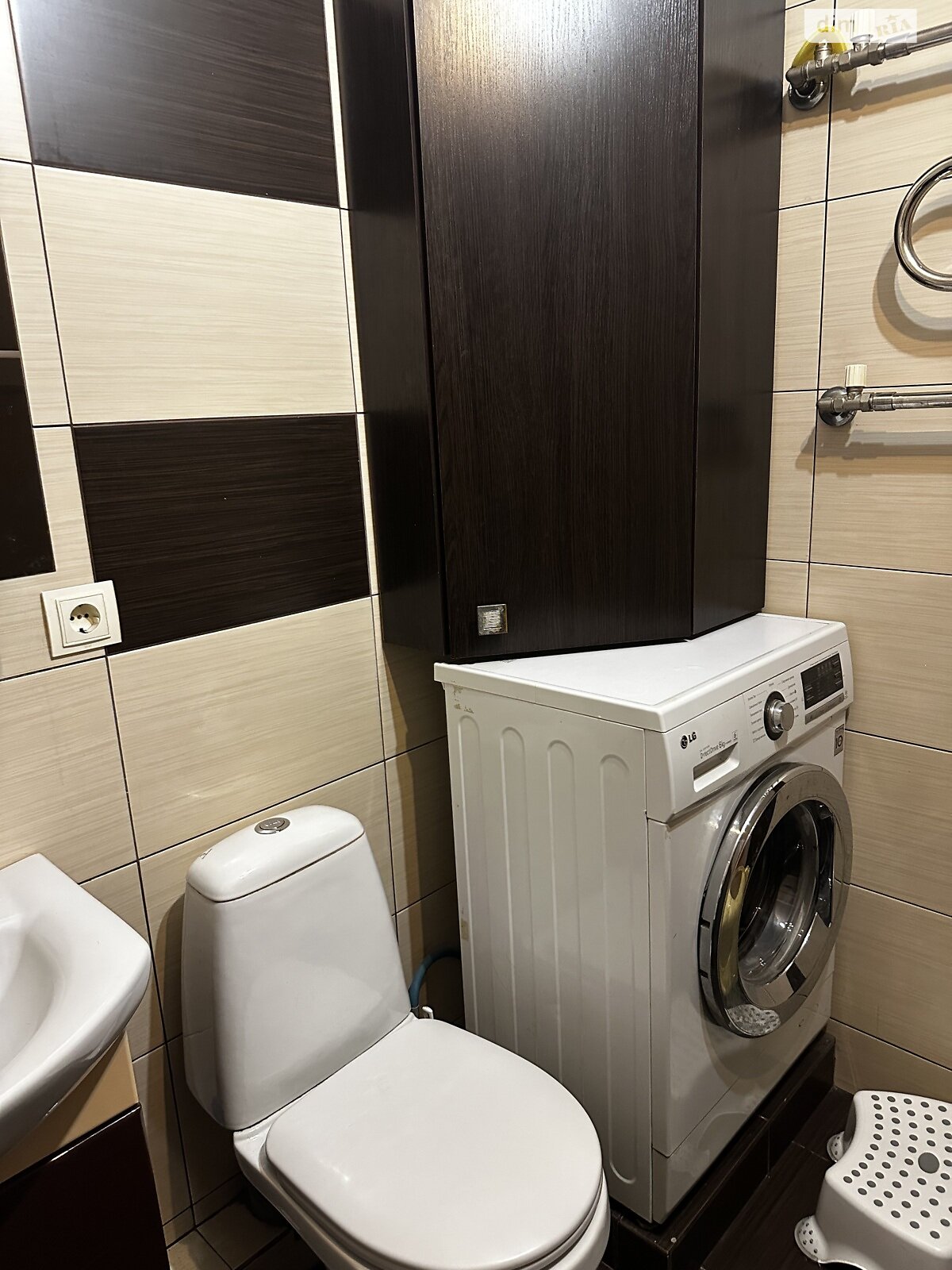Продаж трикімнатної квартири в Вінниці, на просп. Космонавтів, район Вишенька фото 1 Продаж трикімнатної квартири в Вінниці, на просп. Космонавтів, район Вишенька фото 1
