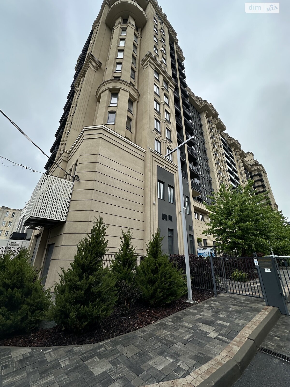 Продажа трехкомнатной квартиры в Виннице, на просп. Космонавтов 49, район Вишенка фото 1 Продажа трехкомнатной квартиры в Виннице, на просп. Космонавтов 49, район Вишенка фото 1
