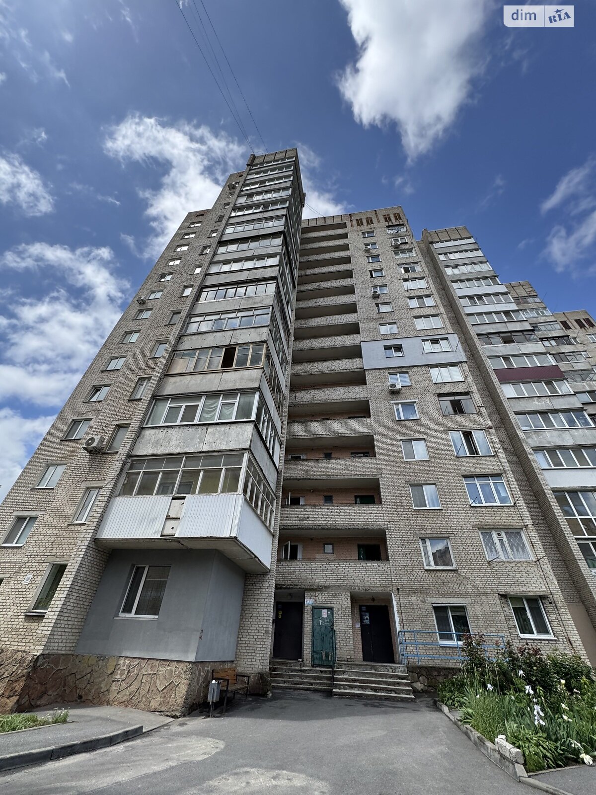 Продажа трехкомнатной квартиры в Виннице, на просп. Космонавтов 79, район Вишенка фото 1 Продажа трехкомнатной квартиры в Виннице, на просп. Космонавтов 79, район Вишенка фото 1