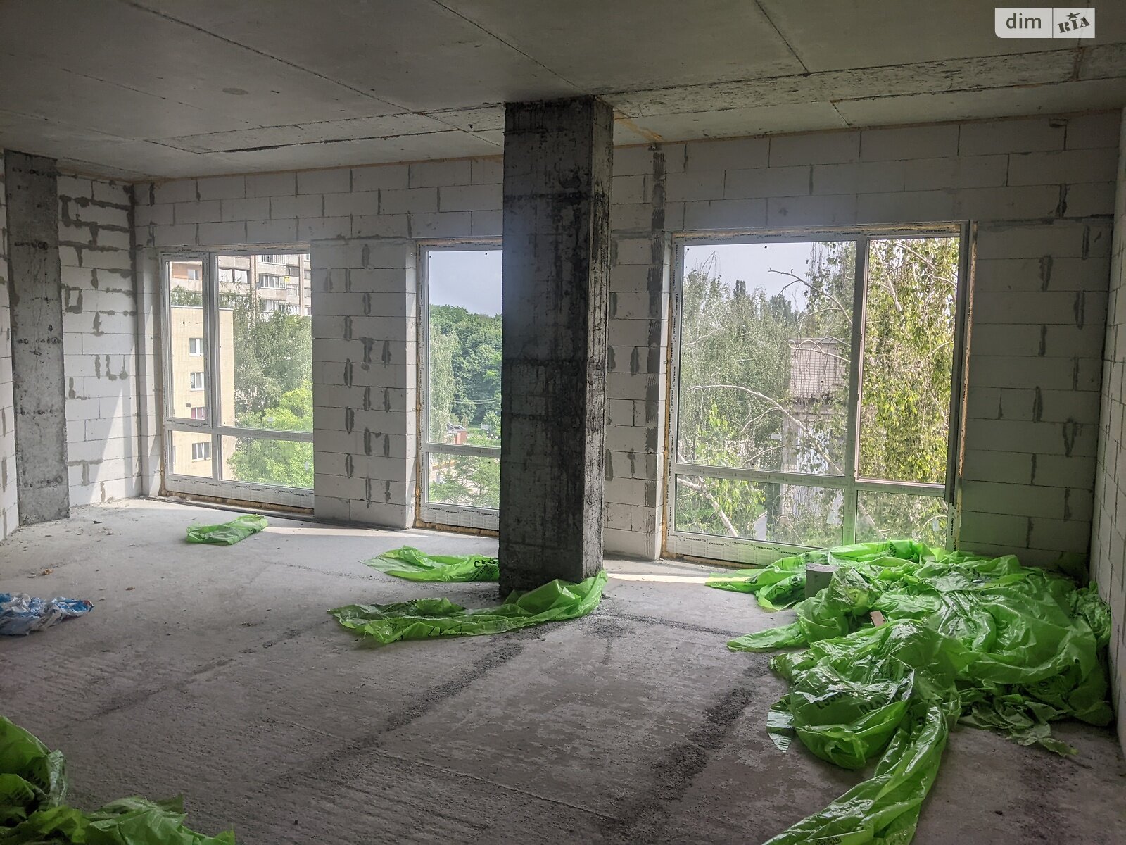 Продаж трикімнатної квартири в Вінниці, на просп. Космонавтів 74, район Вишенька фото 1 Продаж трикімнатної квартири в Вінниці, на просп. Космонавтів 74, район Вишенька фото 1