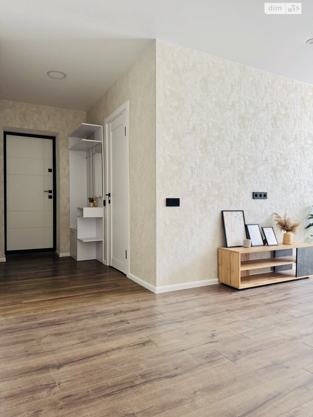Продажа трехкомнатной квартиры в Виннице, на просп. Космонавтов 7, район Вишенка фото 1 Продажа трехкомнатной квартиры в Виннице, на просп. Космонавтов 7, район Вишенка фото 1