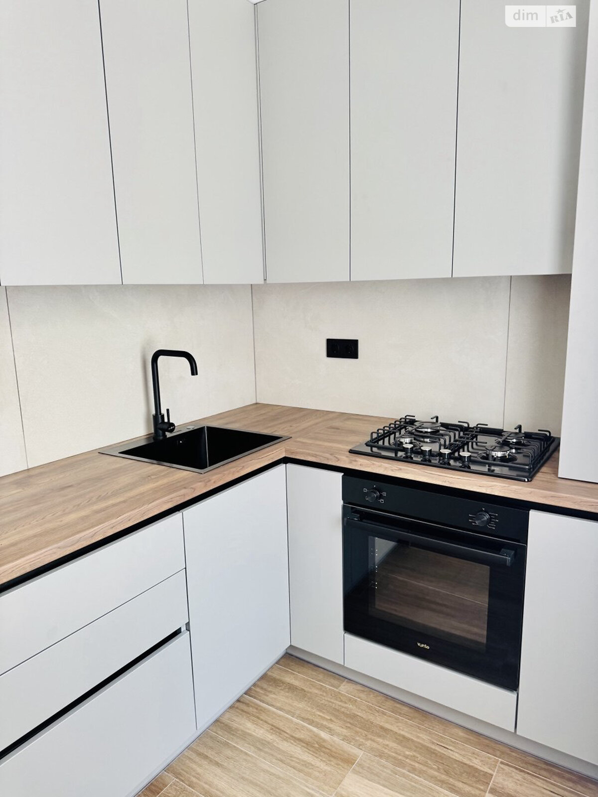 Продажа трехкомнатной квартиры в Виннице, на просп. Космонавтов 7, район Вишенка фото 1 Продажа трехкомнатной квартиры в Виннице, на просп. Космонавтов 7, район Вишенка фото 1