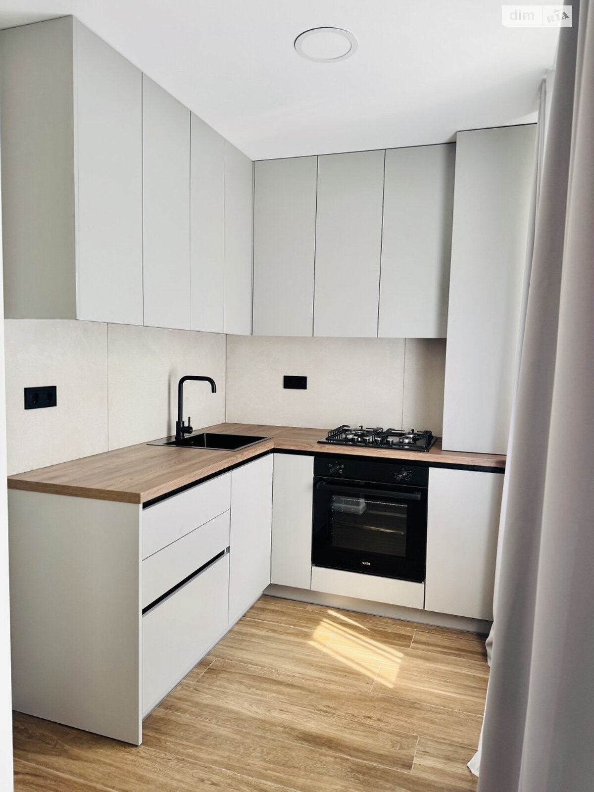 Продажа трехкомнатной квартиры в Виннице, на просп. Космонавтов 7, район Вишенка фото 1 Продажа трехкомнатной квартиры в Виннице, на просп. Космонавтов 7, район Вишенка фото 1