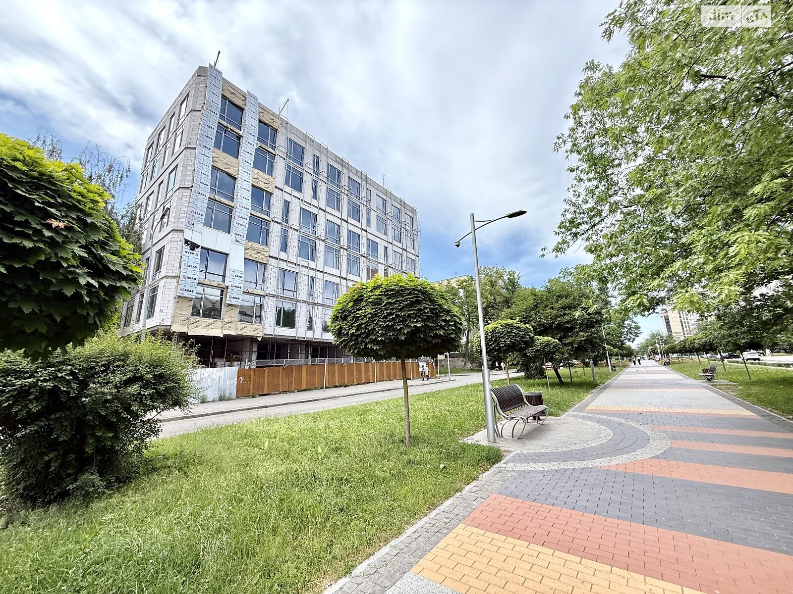 Продаж трикімнатної квартири в Вінниці, на просп. Космонавтів 76, район Вишенька фото 1