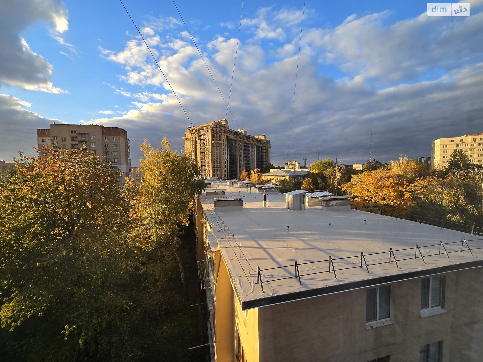 Продажа трехкомнатной квартиры в Виннице, на просп. Космонавтов, район Вишенка фото 1 Продажа трехкомнатной квартиры в Виннице, на просп. Космонавтов, район Вишенка фото 1