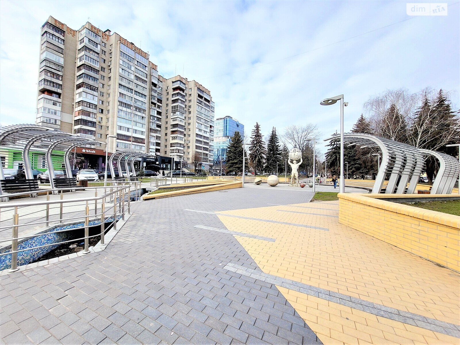 Продажа трехкомнатной квартиры в Виннице, на просп. Космонавтов, район Вишенка фото 1 Продажа трехкомнатной квартиры в Виннице, на просп. Космонавтов, район Вишенка фото 1
