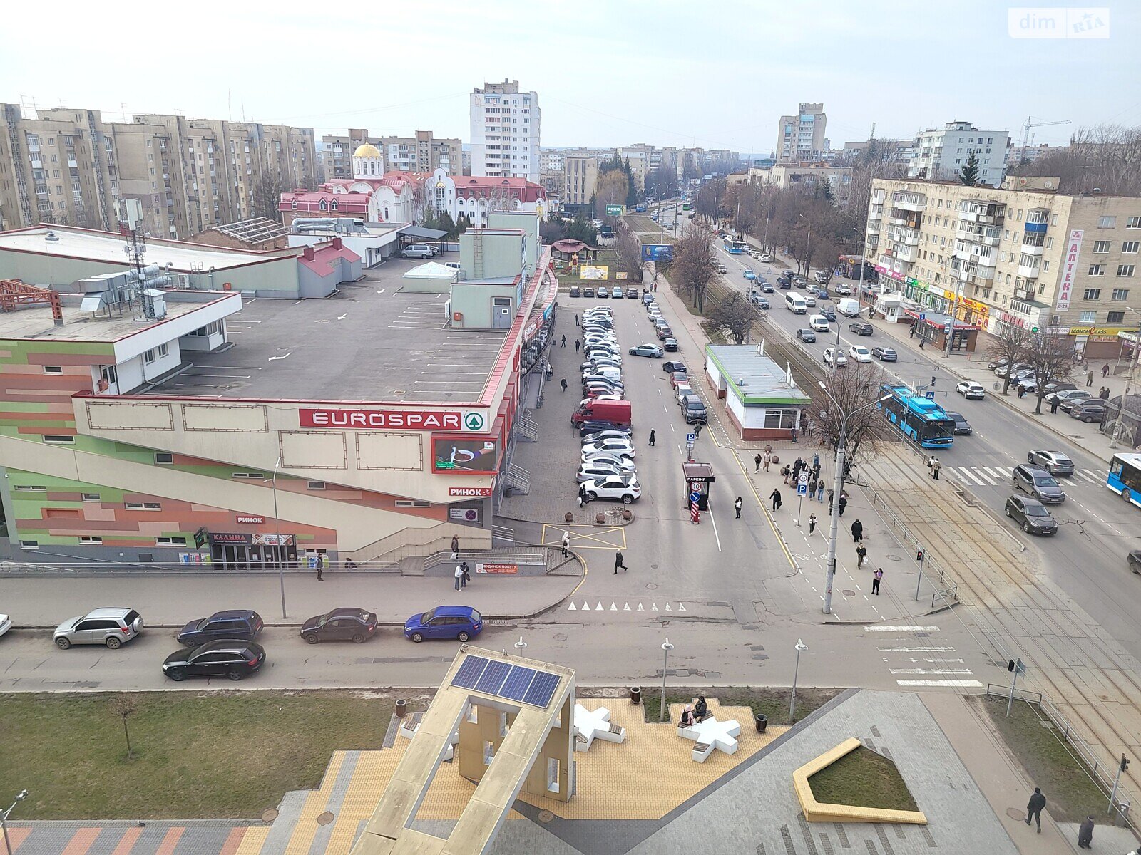 Продажа трехкомнатной квартиры в Виннице, на просп. Космонавтов, район Вишенка фото 1 Продажа трехкомнатной квартиры в Виннице, на просп. Космонавтов, район Вишенка фото 1