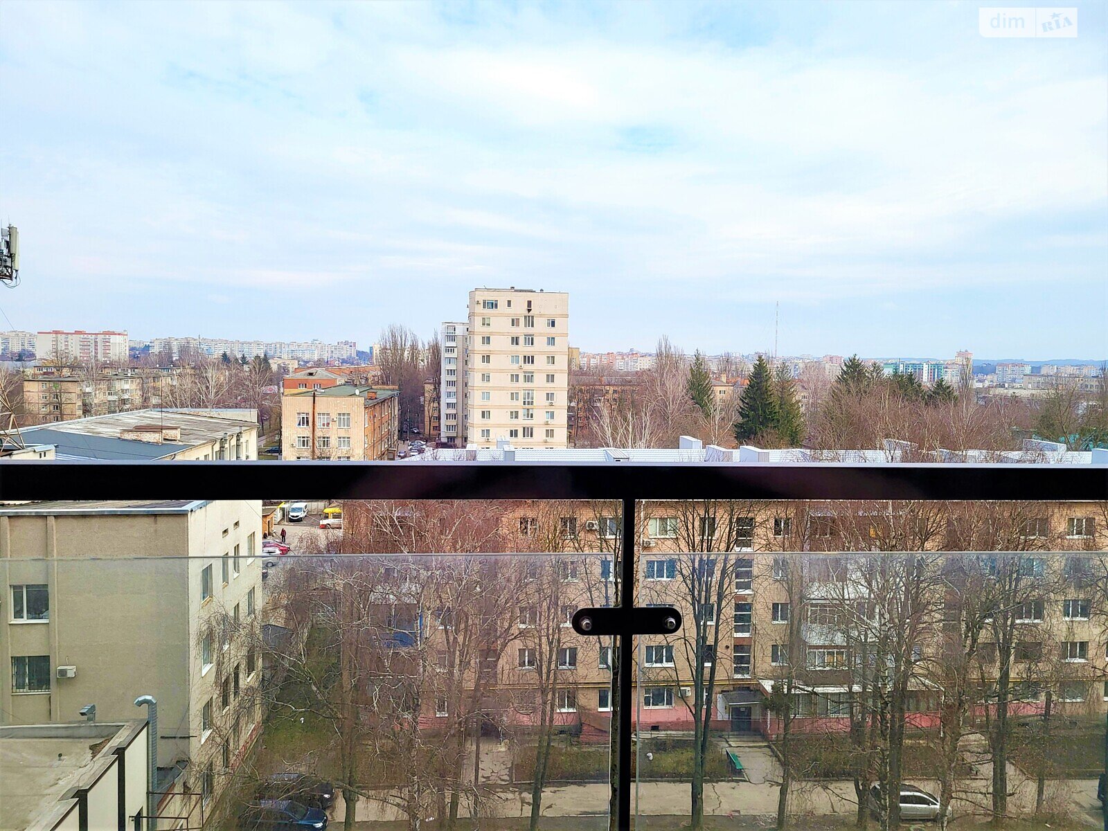 Продажа трехкомнатной квартиры в Виннице, на просп. Космонавтов, район Вишенка фото 1 Продажа трехкомнатной квартиры в Виннице, на просп. Космонавтов, район Вишенка фото 1