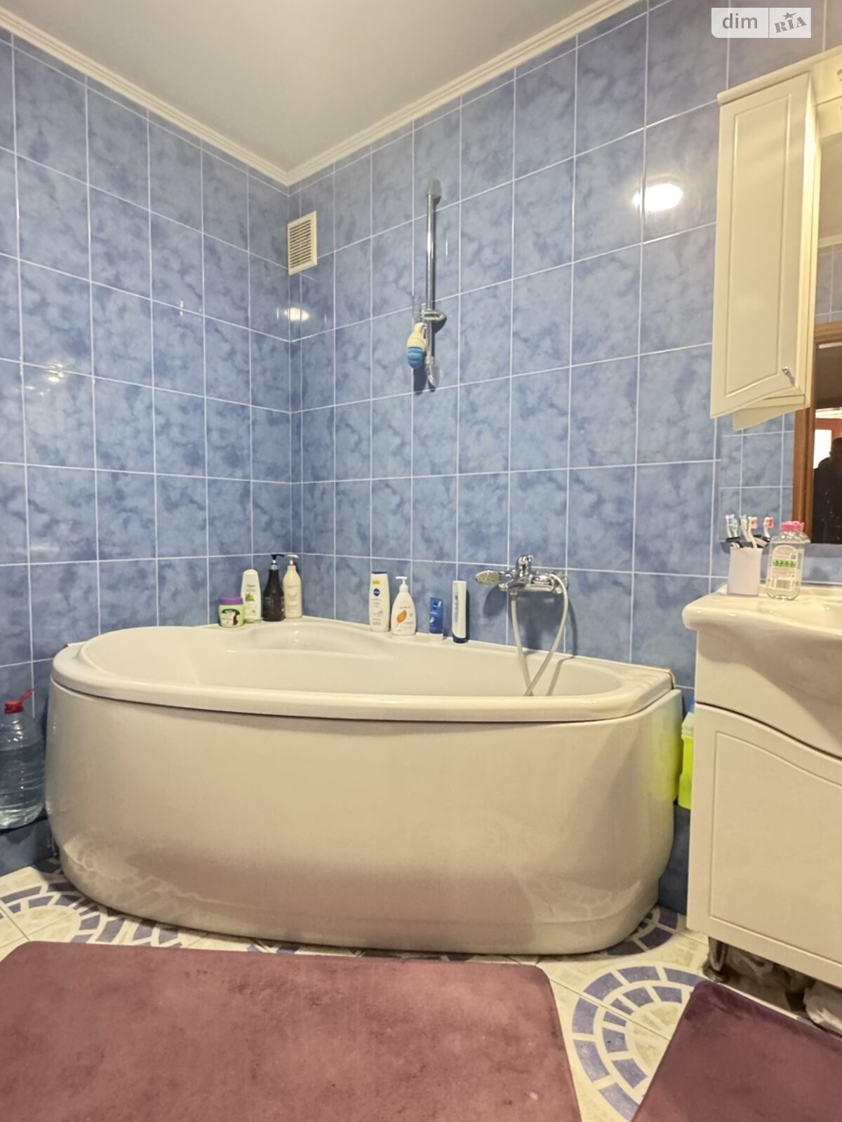 Продажа трехкомнатной квартиры в Виннице, на пр. Юности 11, район Вишенка фото 1 Продажа трехкомнатной квартиры в Виннице, на пр. Юности 11, район Вишенка фото 1