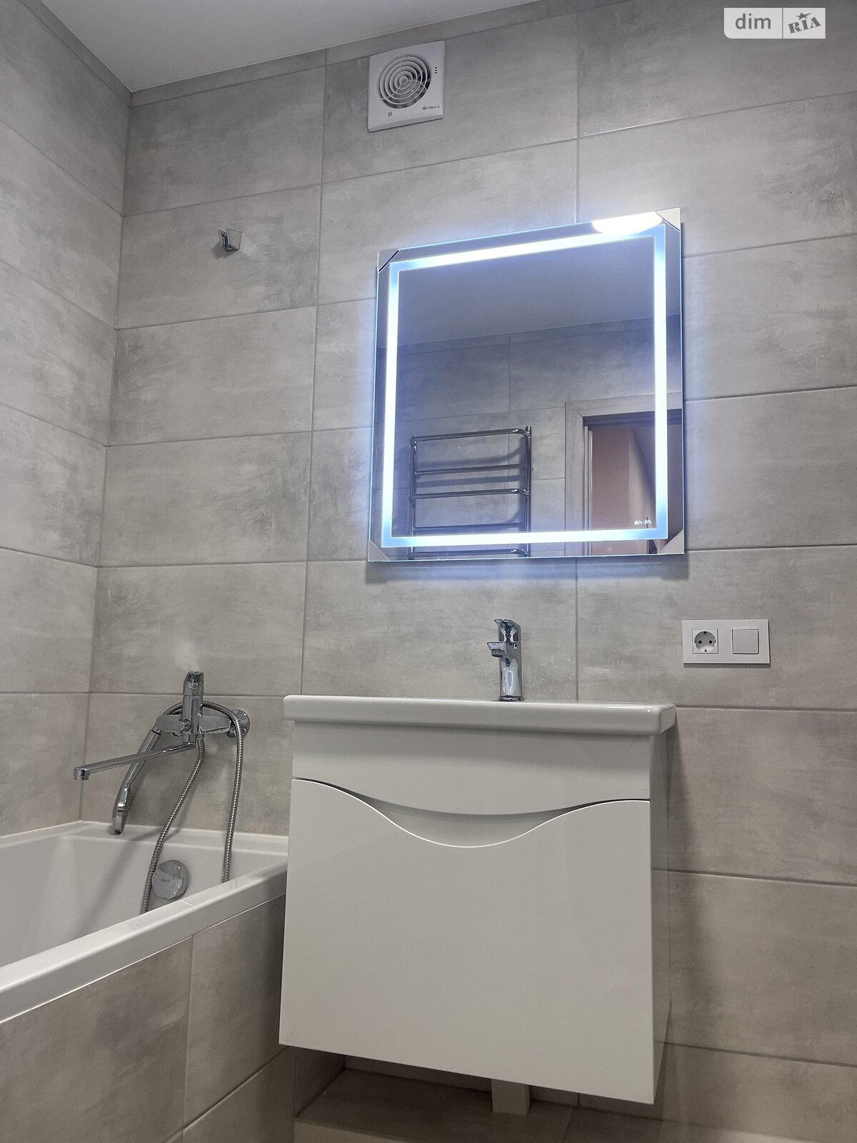 Продаж двокімнатної квартири в Вінниці, на просп. Юності, район Вишенька фото 1 Продаж двокімнатної квартири в Вінниці, на просп. Юності, район Вишенька фото 1