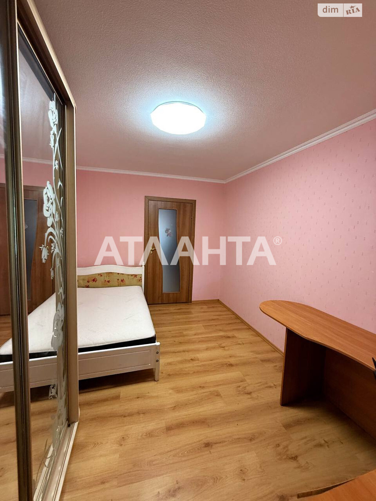 Продаж трикімнатної квартири в Вінниці, на просп. Юності, район Вишенька фото 1 Продаж трикімнатної квартири в Вінниці, на просп. Юності, район Вишенька фото 1