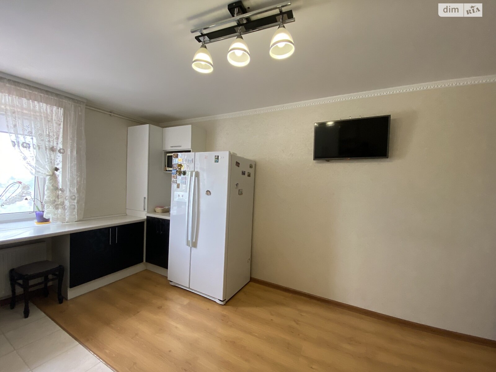 Продаж трикімнатної квартири в Вінниці, на просп. Юності, район Вишенька фото 1 Продаж трикімнатної квартири в Вінниці, на просп. Юності, район Вишенька фото 1