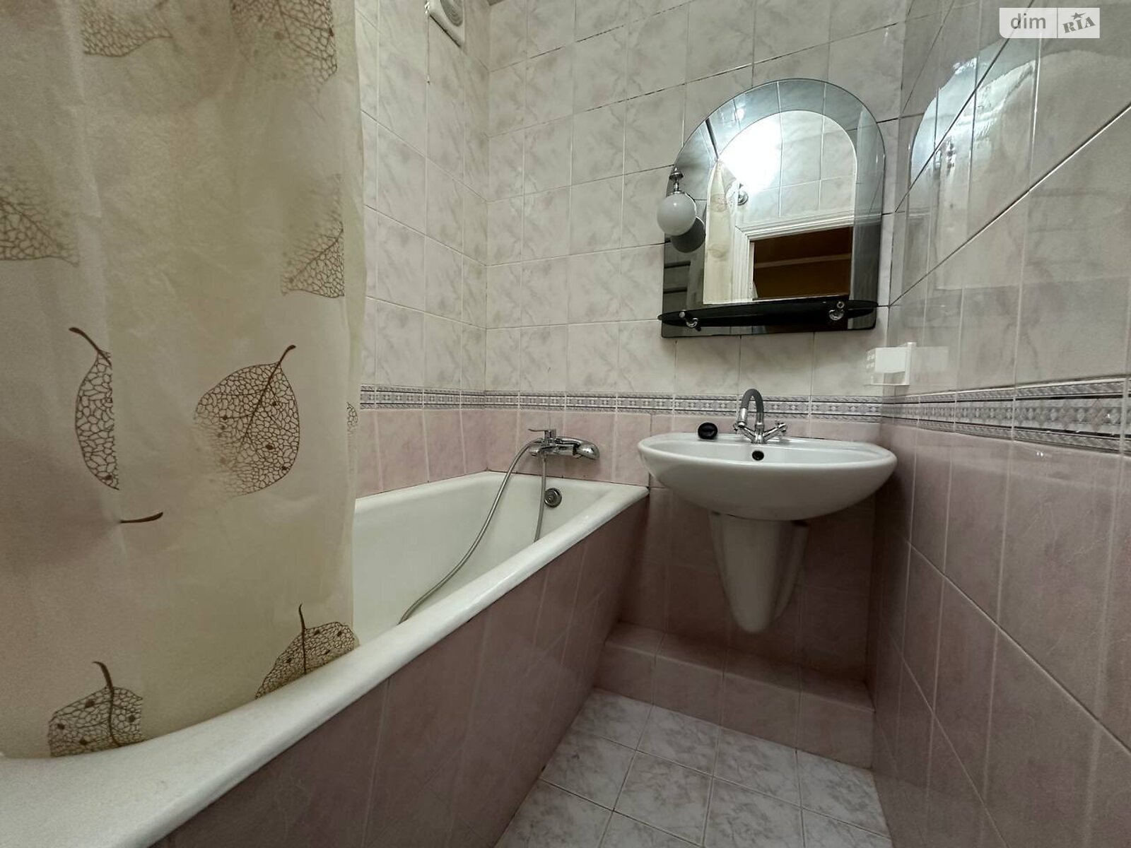 Продажа трехкомнатной квартиры в Виннице, на просп. Юности, район Вишенка фото 1