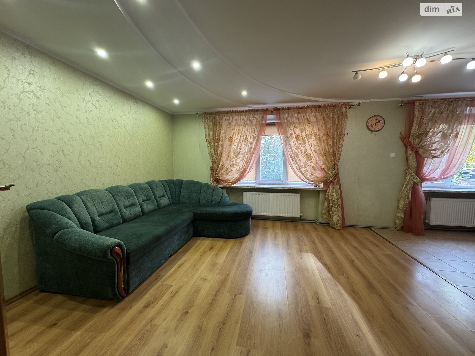 Продаж трикімнатної квартири в Вінниці, на просп. Юності 83, район Вишенька фото 1 Продаж трикімнатної квартири в Вінниці, на просп. Юності 83, район Вишенька фото 1