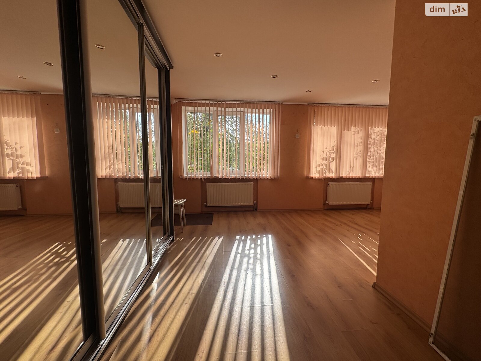 Продаж трикімнатної квартири в Вінниці, на просп. Юності 83, район Вишенька фото 1 Продаж трикімнатної квартири в Вінниці, на просп. Юності 83, район Вишенька фото 1