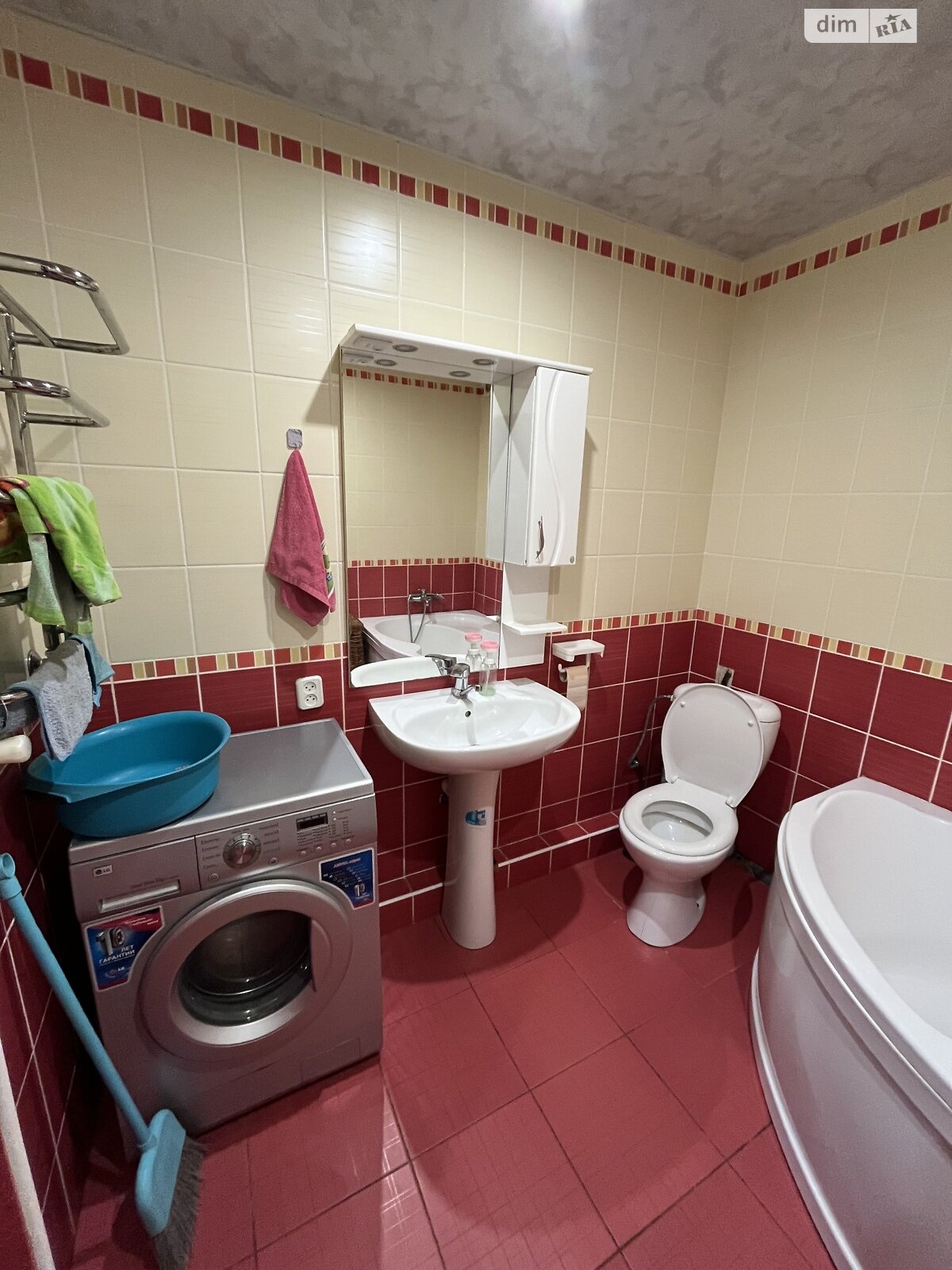 Продажа трехкомнатной квартиры в Виннице, на просп. Юности, район Вишенка фото 1 Продажа трехкомнатной квартиры в Виннице, на просп. Юности, район Вишенка фото 1