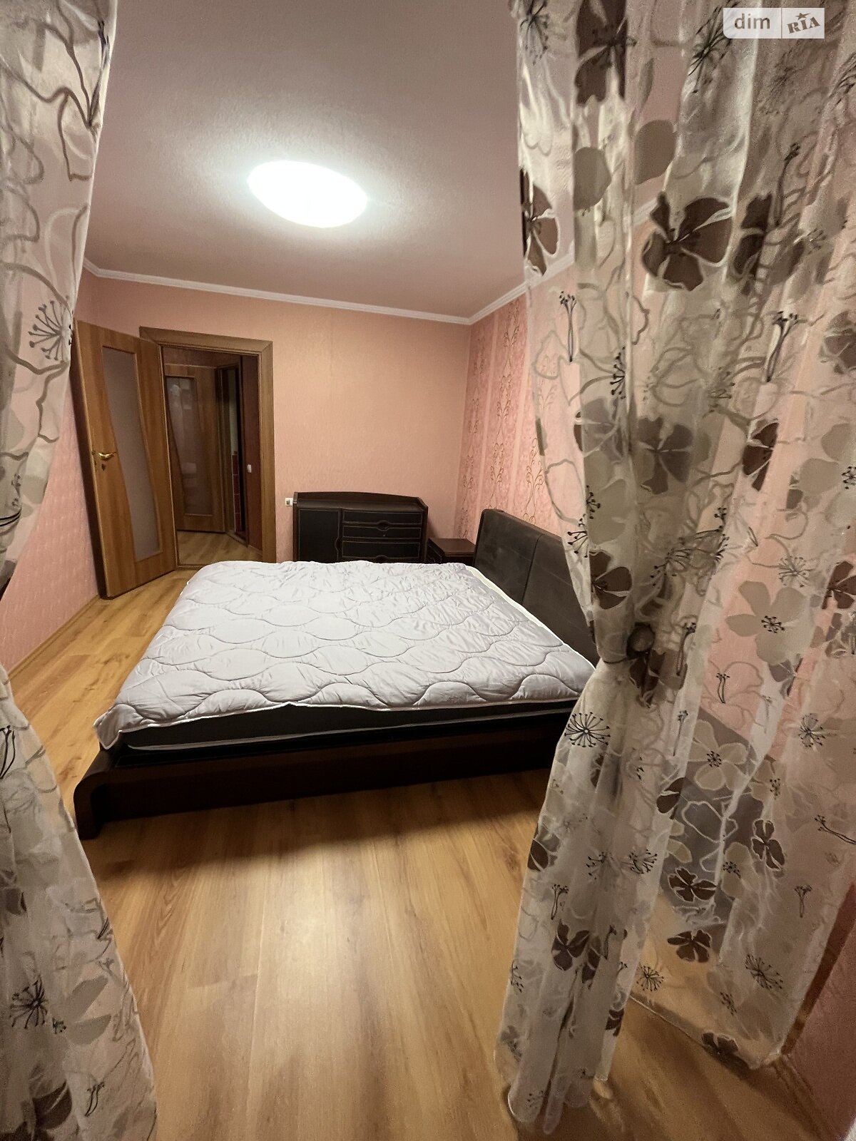 Продажа трехкомнатной квартиры в Виннице, на просп. Юности, район Вишенка фото 1 Продажа трехкомнатной квартиры в Виннице, на просп. Юности, район Вишенка фото 1