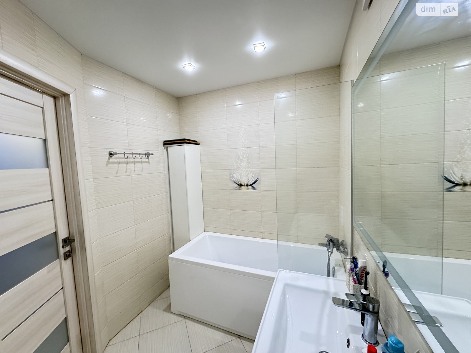 Продаж двокімнатної квартири в Вінницьких Хуторах, на шосе Немирівське, фото 1 Продаж двокімнатної квартири в Вінницьких Хуторах, на шосе Немирівське, фото 1