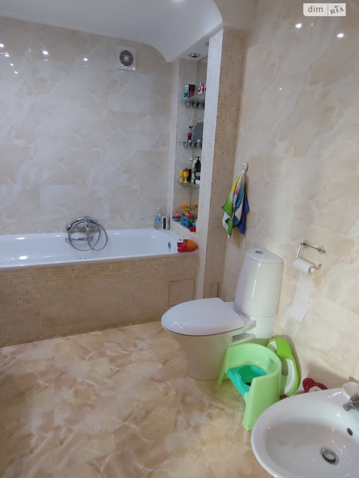 Продажа четырехкомнатной квартиры в Виннице, на ул. Зодчих 4, фото 1 Продажа четырехкомнатной квартиры в Виннице, на ул. Зодчих 4, фото 1