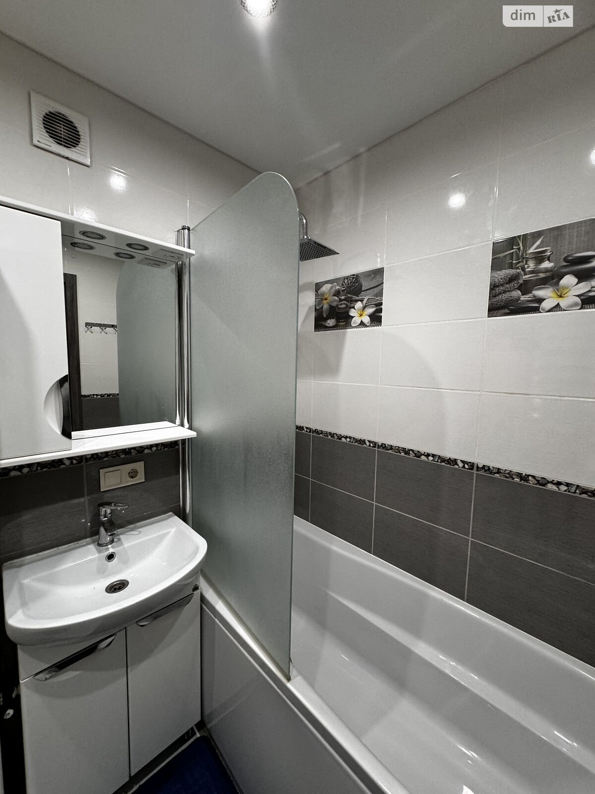 Продаж двокімнатної квартири в Вінницьких Хуторах, на шосе Немирівське, фото 1 Продаж двокімнатної квартири в Вінницьких Хуторах, на шосе Немирівське, фото 1