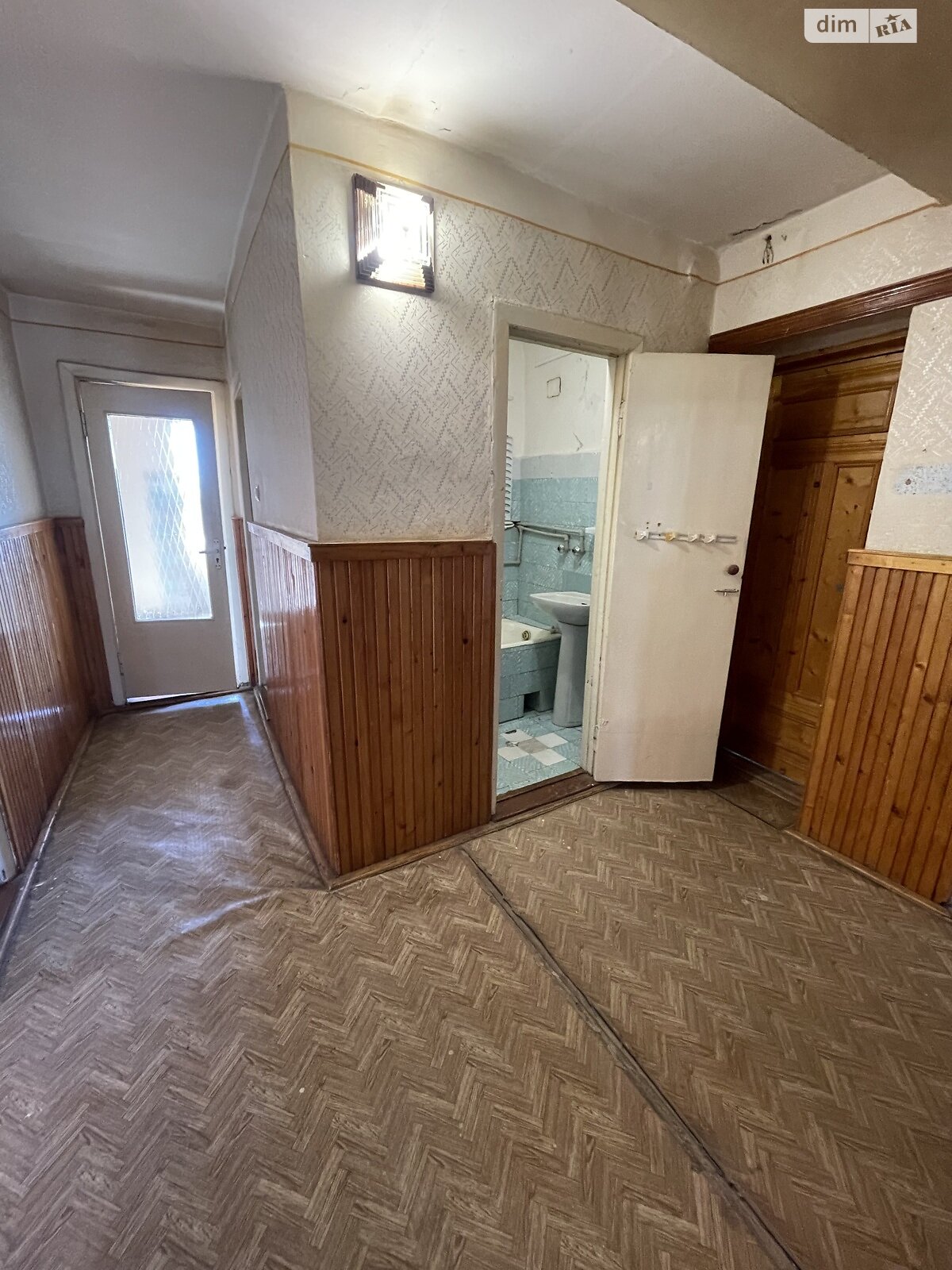 Продаж чотирикімнатної квартири в Виноградові, на вул. Миру 17, район Виноградів фото 1 Продаж чотирикімнатної квартири в Виноградові, на вул. Миру 17, район Виноградів фото 1