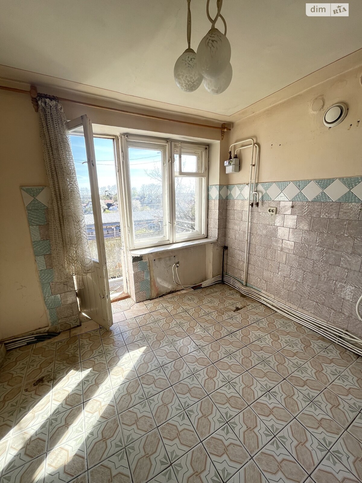 Продаж чотирикімнатної квартири в Виноградові, на вул. Миру 17, район Виноградів фото 1 Продаж чотирикімнатної квартири в Виноградові, на вул. Миру 17, район Виноградів фото 1