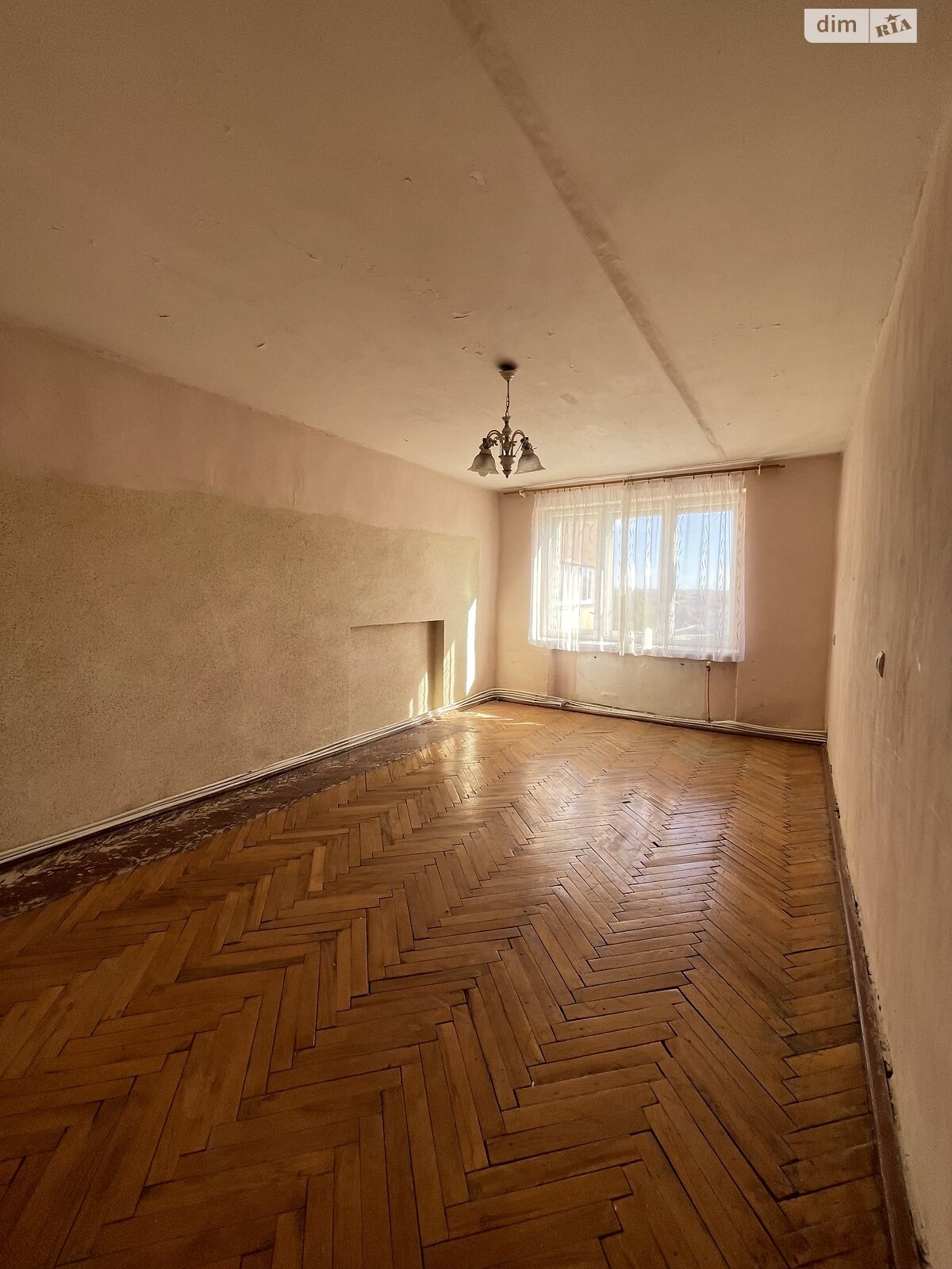 Продаж чотирикімнатної квартири в Виноградові, на вул. Миру 17, район Виноградів фото 1 Продаж чотирикімнатної квартири в Виноградові, на вул. Миру 17, район Виноградів фото 1
