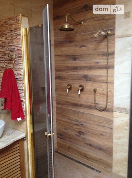 Продажа пятикомнатной квартиры в Виноградове, на пл. Мира 56, кв. 1, район Виноградов фото 1 Продажа пятикомнатной квартиры в Виноградове, на пл. Мира 56, кв. 1, район Виноградов фото 1
