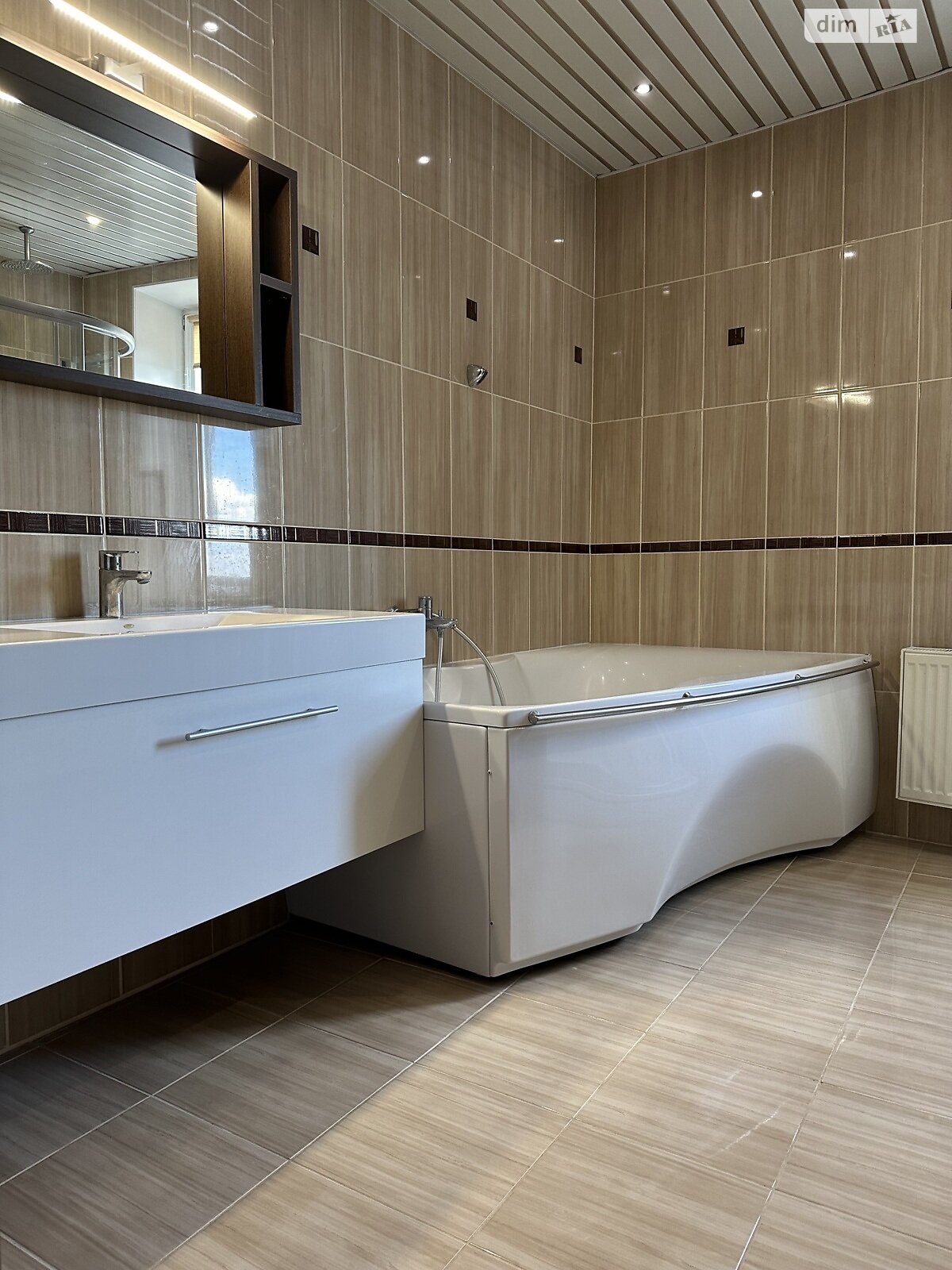 Продажа пятикомнатной квартиры в Вишневом, на ул. Машиностроителей 17А, фото 1 Продажа пятикомнатной квартиры в Вишневом, на ул. Машиностроителей 17А, фото 1