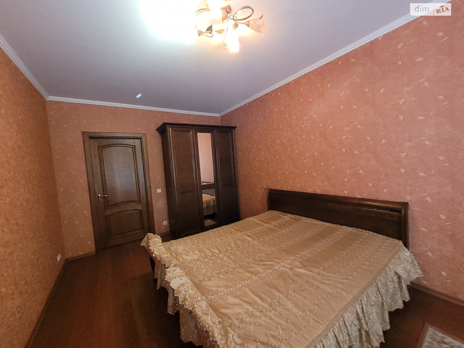 Продажа трехкомнатной квартиры в Вишневом, на ул. Святоюрьевская 28, фото 1 Продажа трехкомнатной квартиры в Вишневом, на ул. Святоюрьевская 28, фото 1