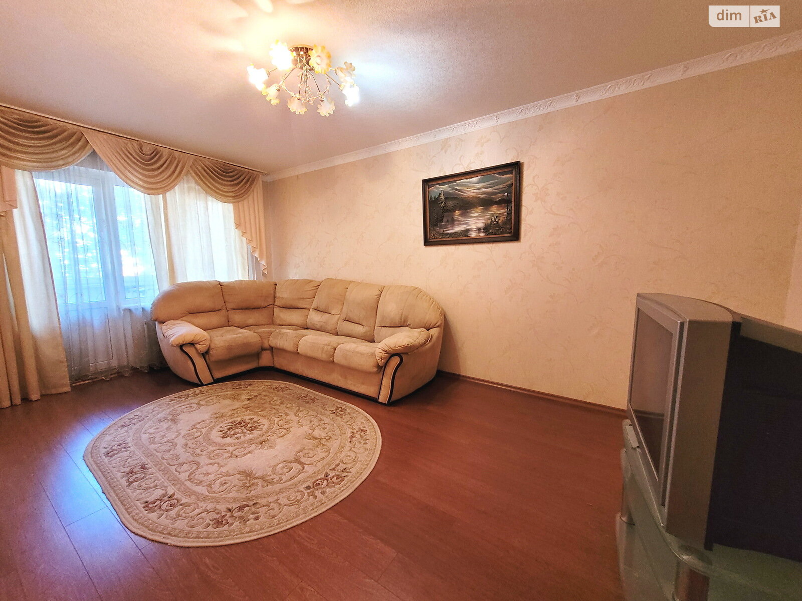 Продажа трехкомнатной квартиры в Вишневом, на ул. Святоюрьевская 28, фото 1 Продажа трехкомнатной квартиры в Вишневом, на ул. Святоюрьевская 28, фото 1