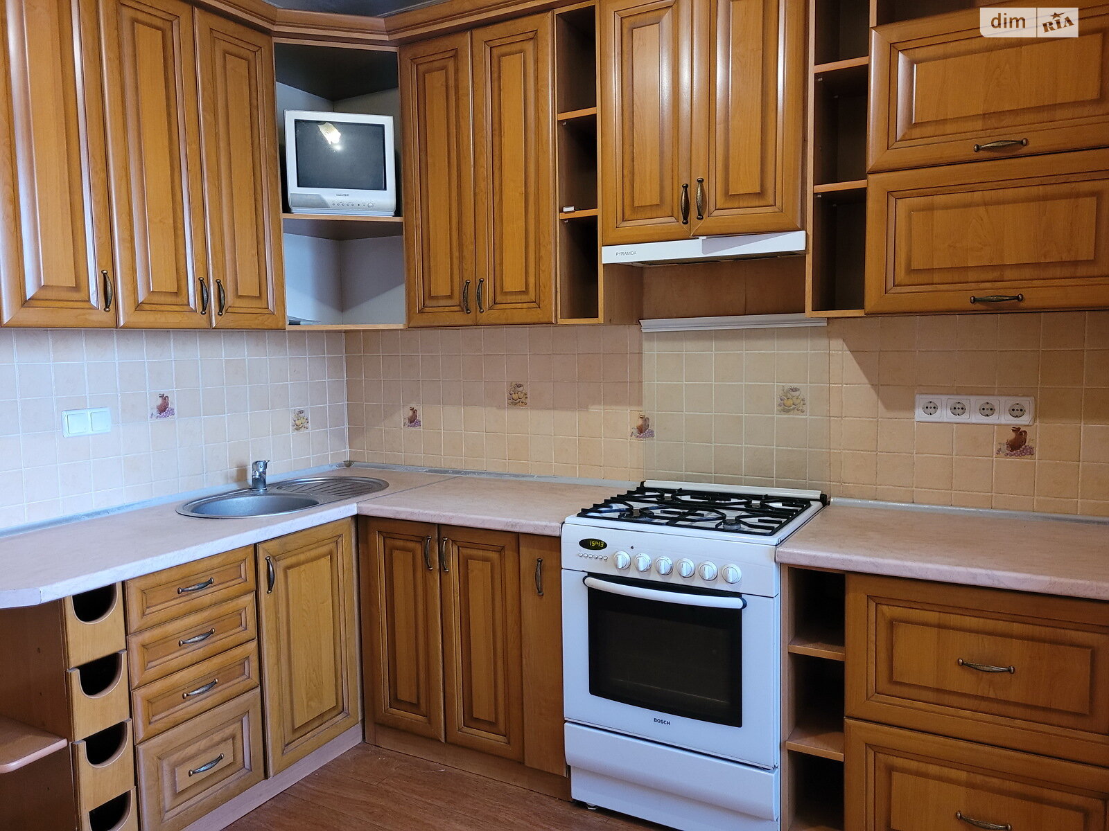 Продажа трехкомнатной квартиры в Вишневом, на ул. Святоюрьевская 28, фото 1 Продажа трехкомнатной квартиры в Вишневом, на ул. Святоюрьевская 28, фото 1