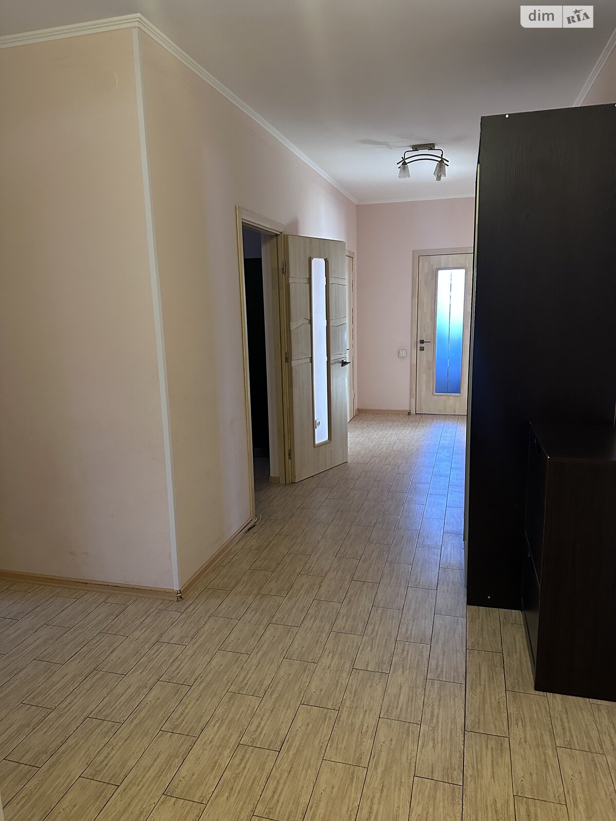 Продаж трикімнатної квартири в Вишневому, на вул. Південна 5Б, фото 1 Продаж трикімнатної квартири в Вишневому, на вул. Південна 5Б, фото 1
