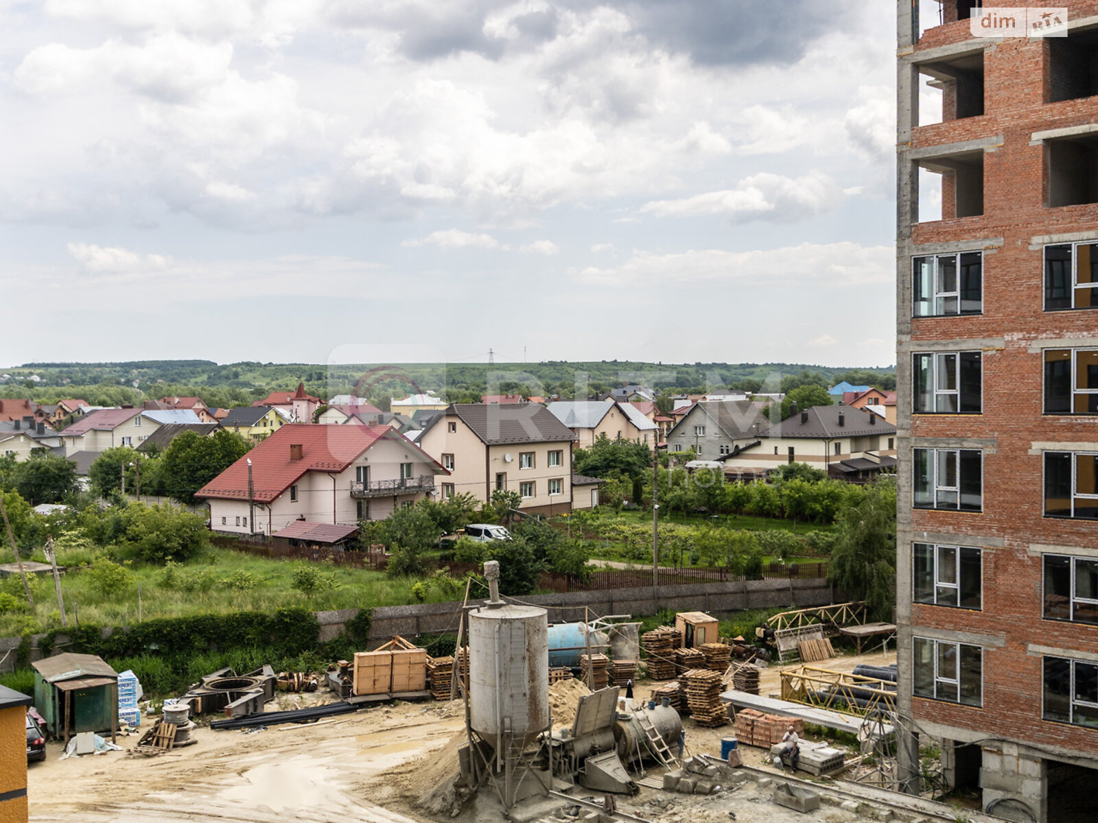 Продаж двокімнатної квартири в Вовчинцю, на вул. Бугая, фото 1 Продаж двокімнатної квартири в Вовчинцю, на вул. Бугая, фото 1